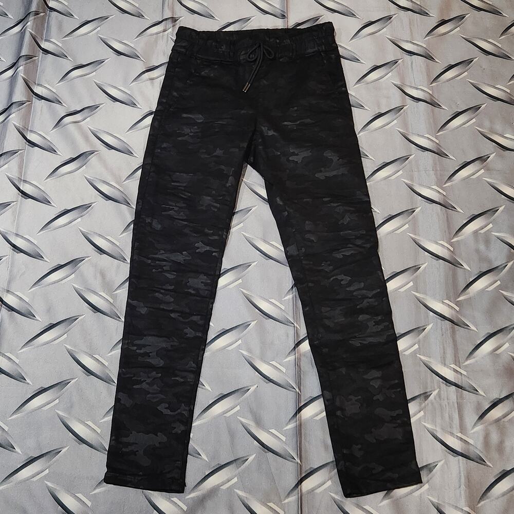 Bevy Flog Pants Womens 26 Black Camo Stretch Tapered Slim Leg Exposed Button Fly